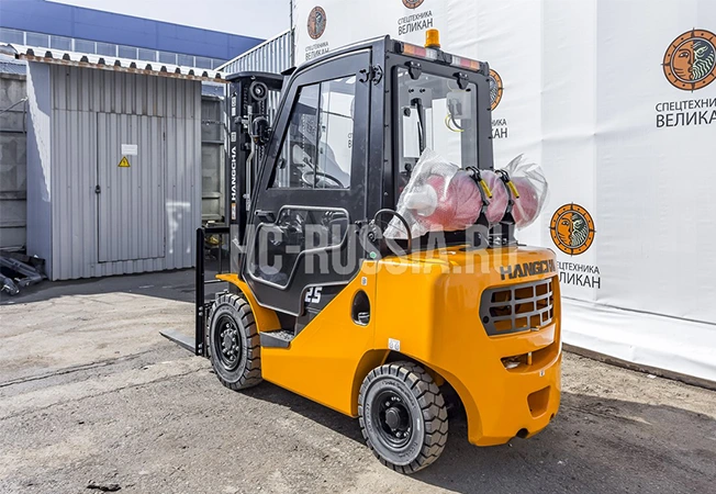 Бензиновый погрузчик Hangcha CPQD25-XW21F (c кабиной и ГБО)