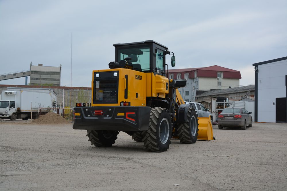 Фронтальный погрузчик ISKRA ZL30